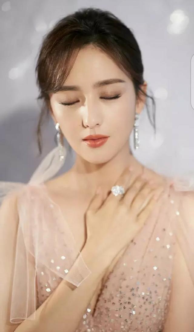 最新女人对男人说的话,最新女人对男人说的话，科技情感信使，一款引领未来的沟通神器