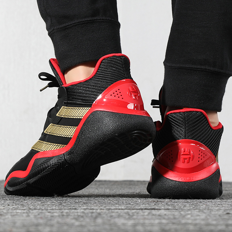 哈登鞋最新款，每一步前行，见证自我超越的历程