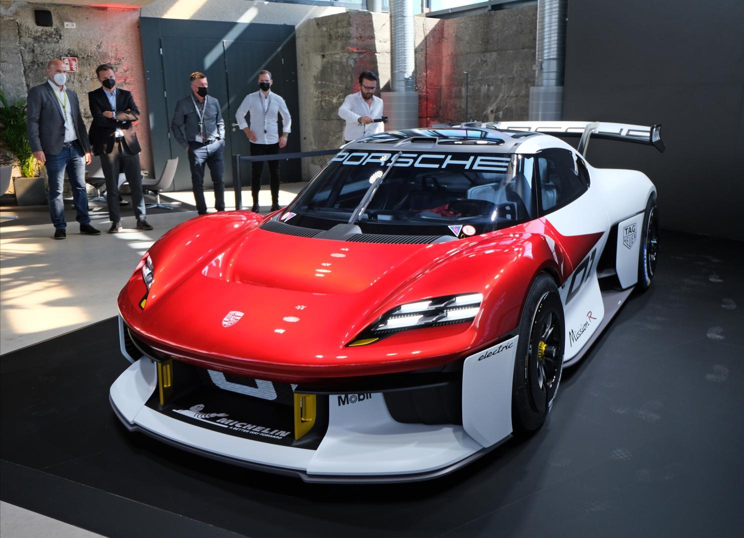 2024天天彩全年免费资料,安全性方案执行_妹妹版28.718