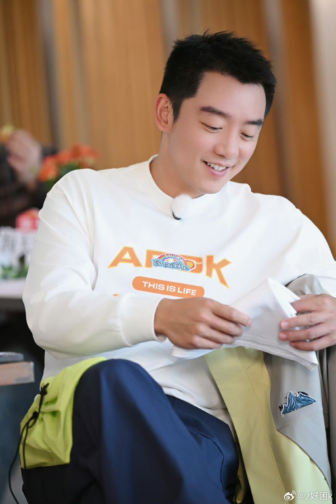 郑恺近期资讯，影视明星的多元发展之路探索