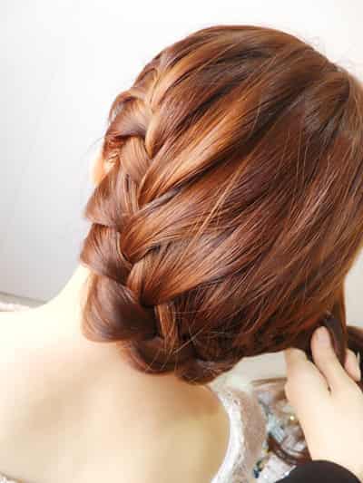 最新发型教程：摸摸头编发技巧