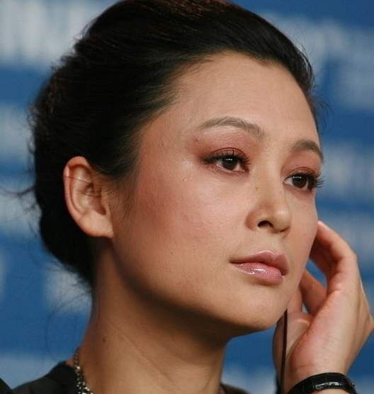 悬针纹明星引领高科技新品重塑生活体验的革命