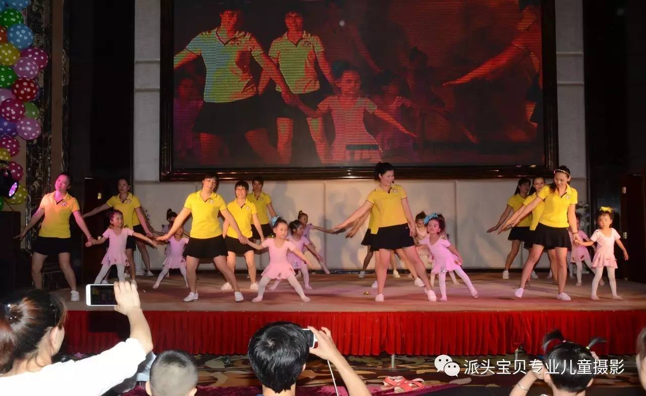 2017年六一幼儿园舞蹈表演