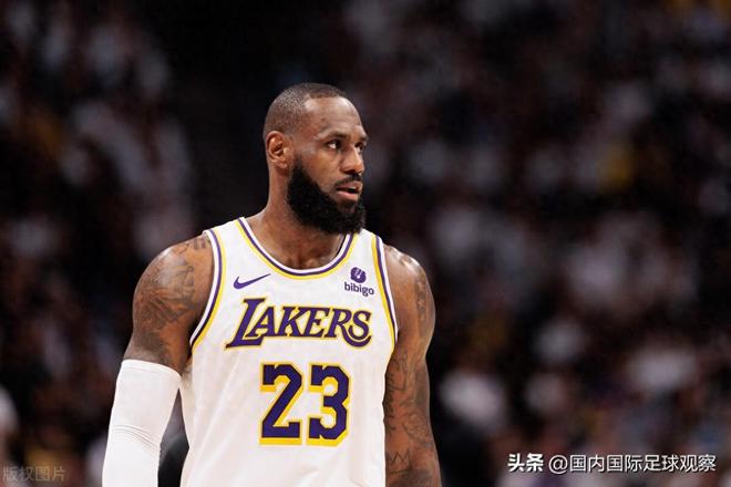nba比赛比分,NBA赛场上的友情与陪伴