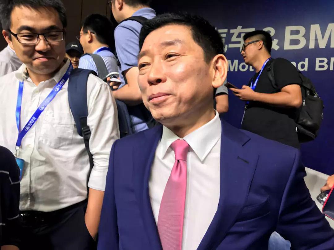 中国首富最新动态，变化中的巨擘，励志与幽默并存的力量