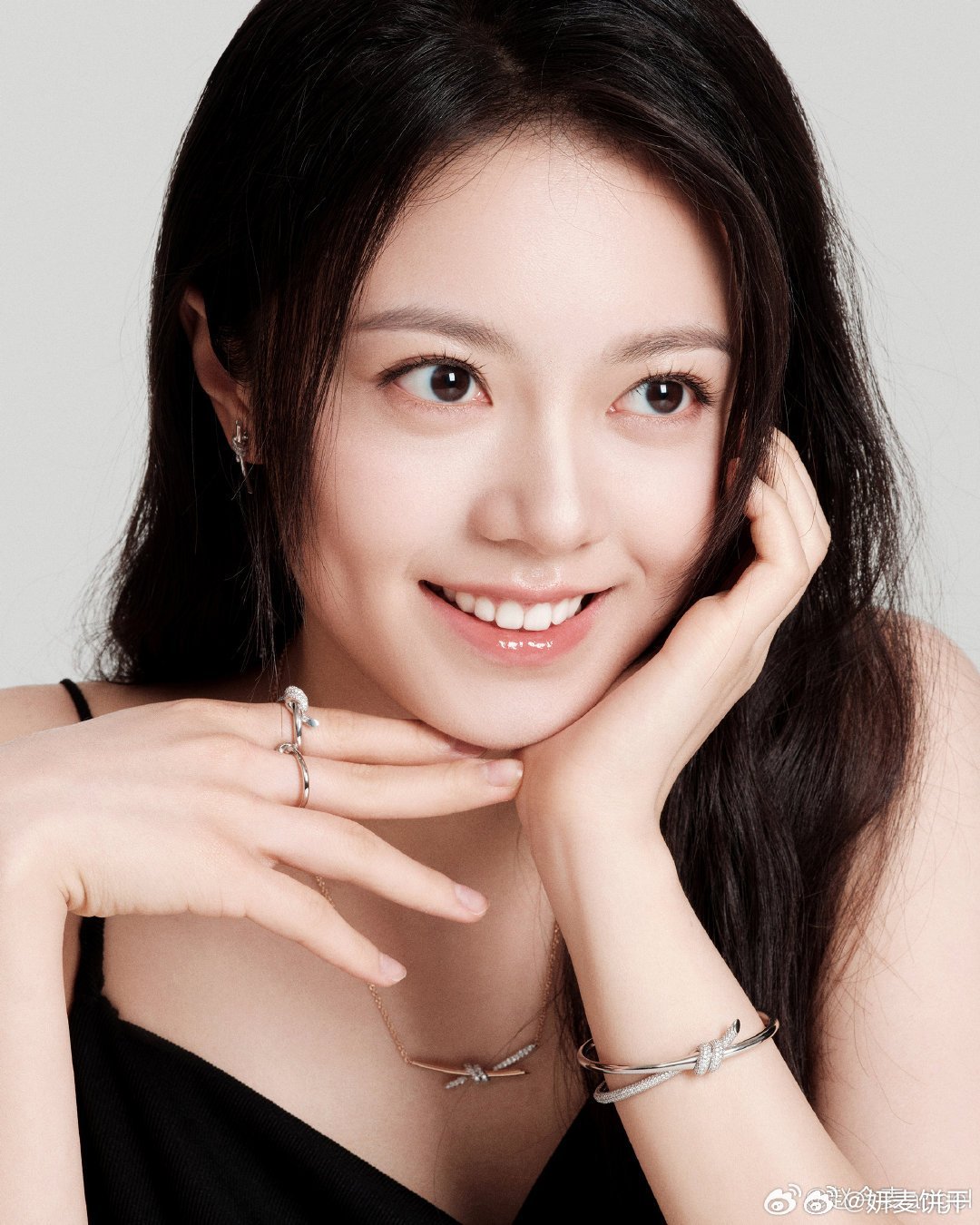 赵今麦，荧屏新星到励志典范的蜕变之路全解析