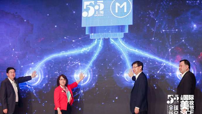 LV 2023新品发布，小巷探秘时尚之旅