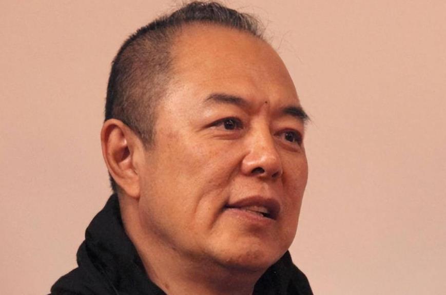 走进小巷中的秘密舞台，成为演员的必备条件探讨