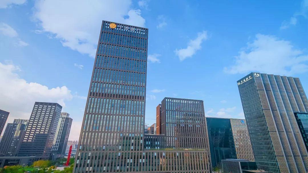 银行上市，心灵与自然的美景之旅启幕